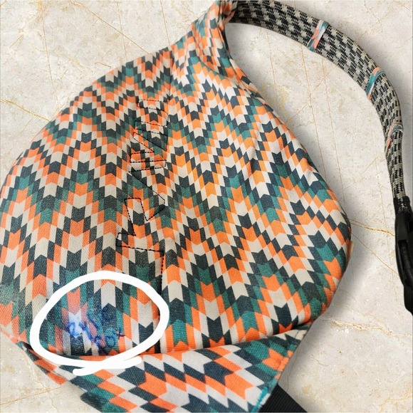 KAVU Rope Sling Bag Crossbody Shoulder Bag Geometric Print Travel - Picture 7 of 7